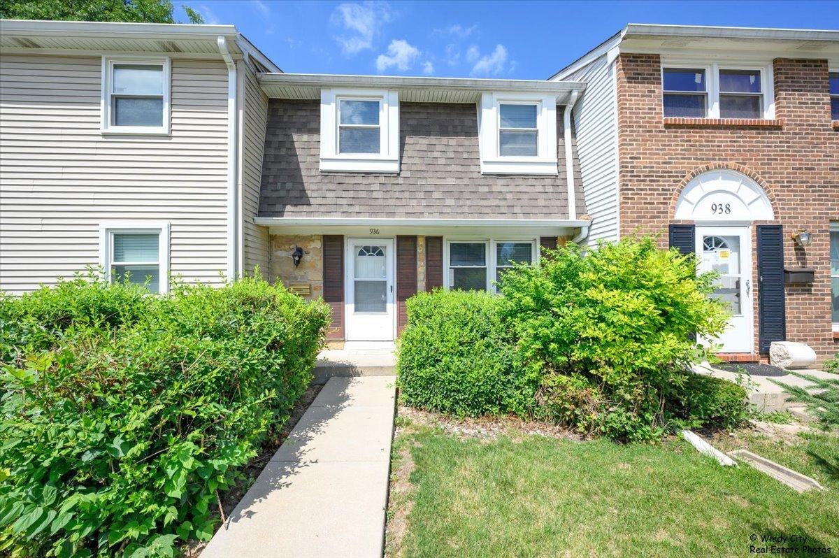 936 Cardiff Ct., Schaumburg, IL 60194