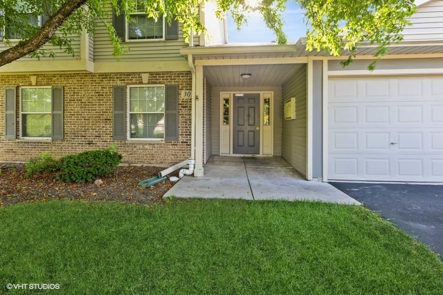 305 Buckingham Cir. #A, Elgin, IL 60120
