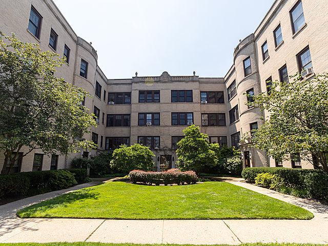 908 Greenwood St. #3W, Evanston, IL 60201