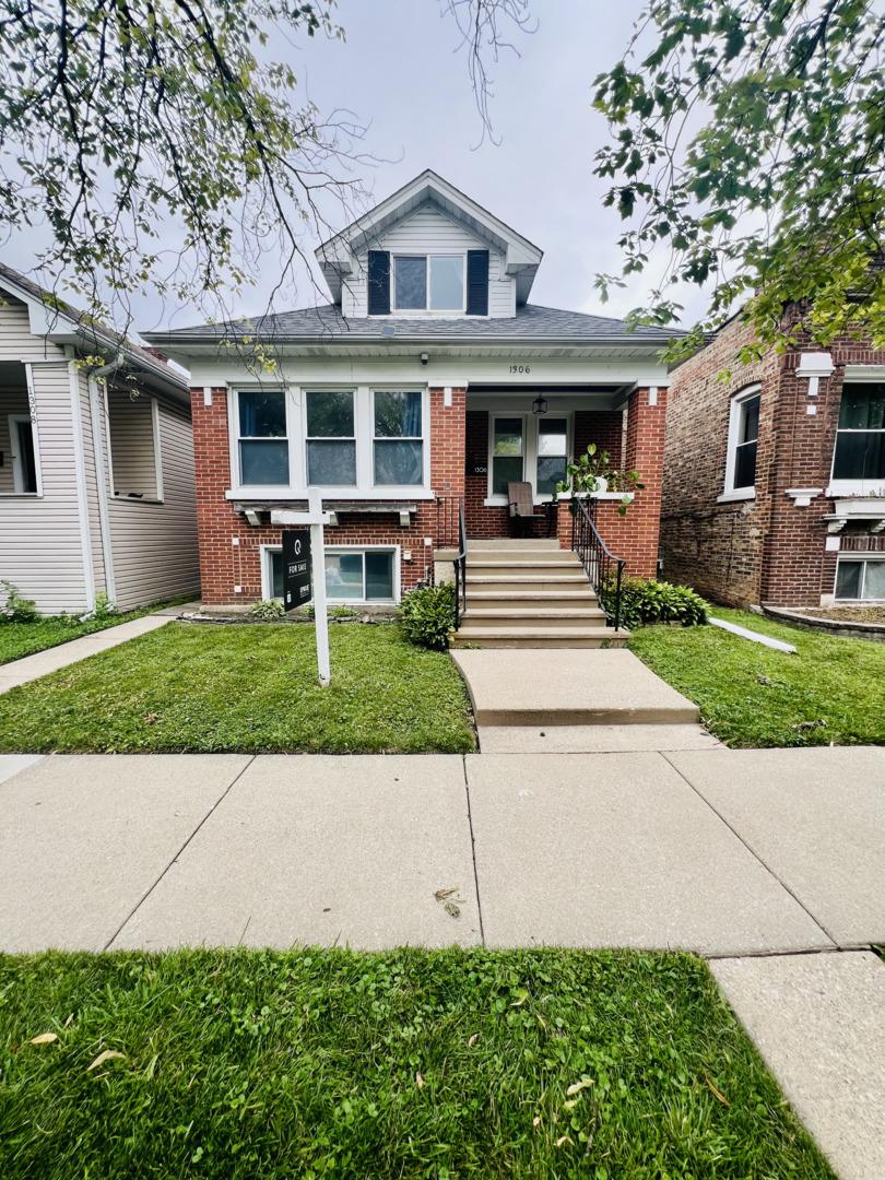1306 Elmwood Ave., Berwyn, IL 60402