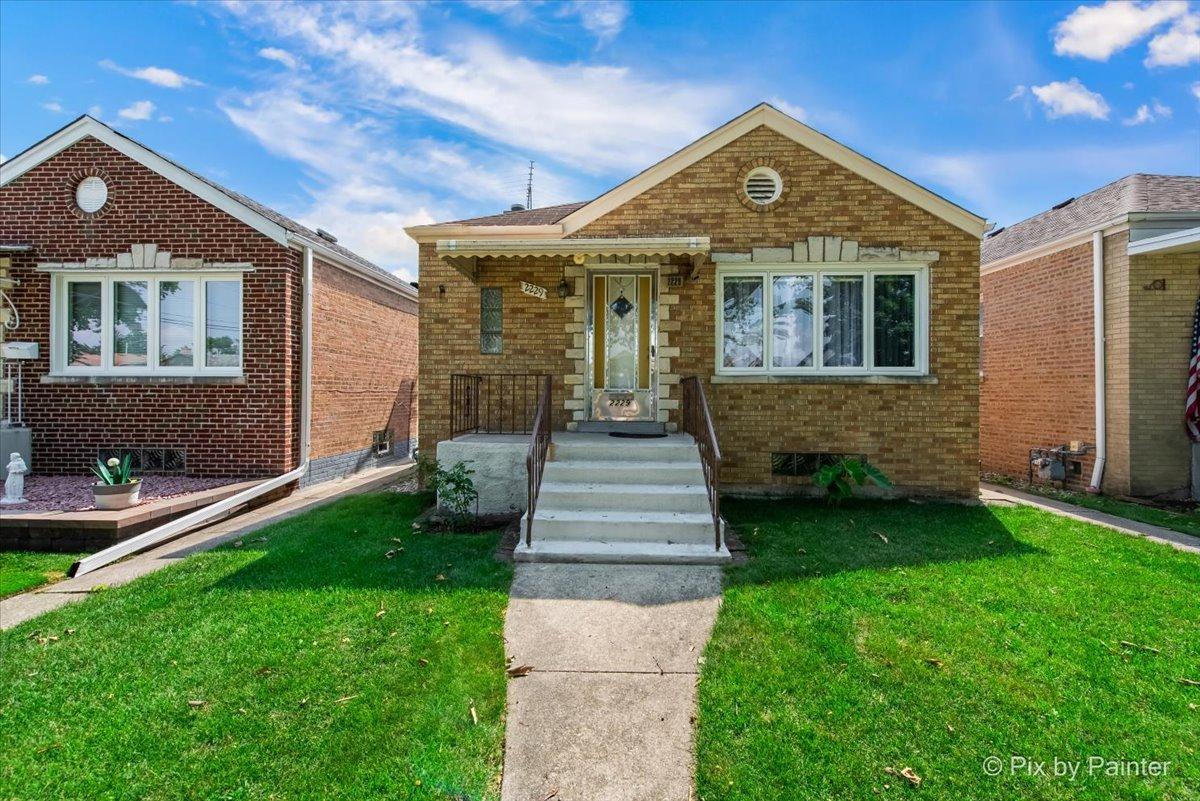 2229 Westover Ave., North Riverside, IL 60546