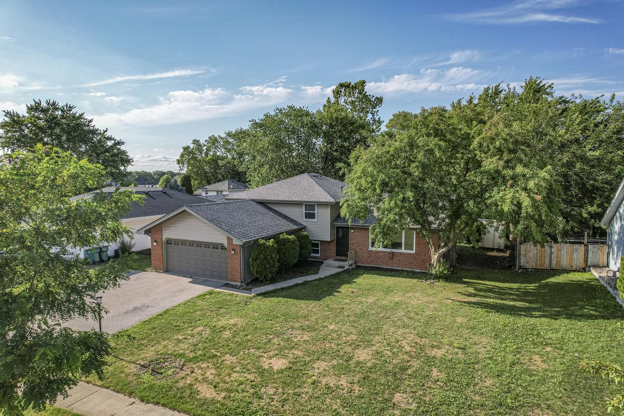 3917 Jonathan Simpson Dr., Joliet, IL 60431