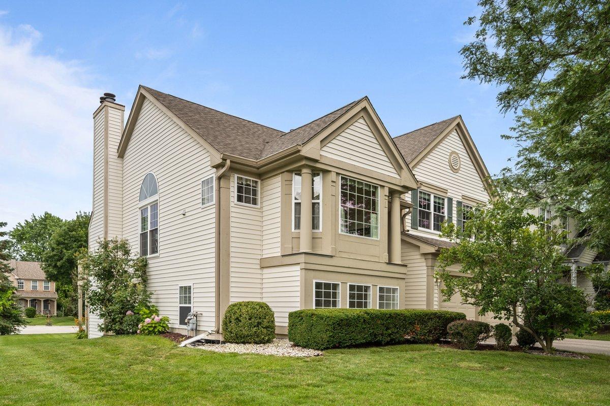 6121 Brookstone Pl., Gurnee, IL 60031