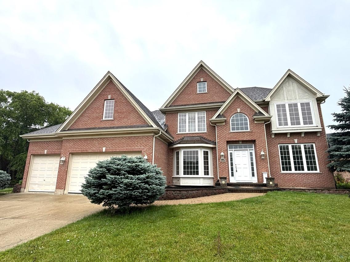 375 W Devon Ave., Roselle, IL 60172