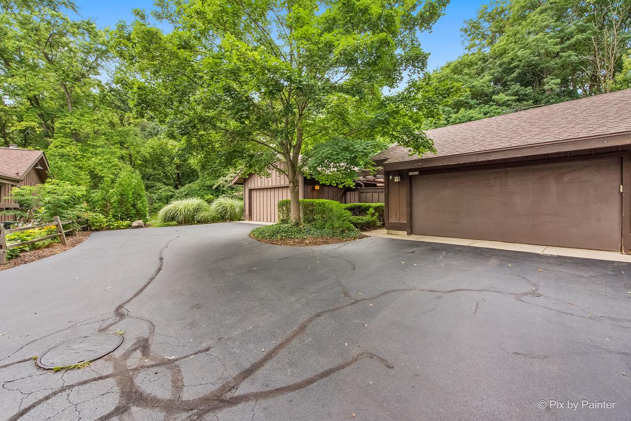42W474 Redbud Ct., St. Charles, IL 60175