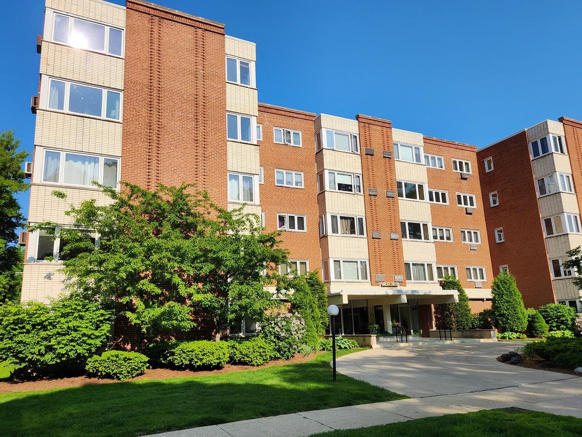 2033 Sherman Ave. #504, Evanston, IL 60201