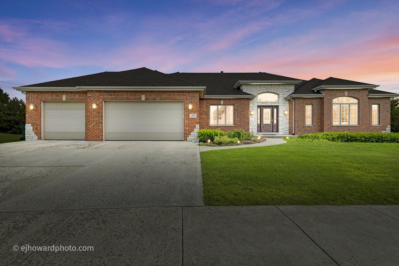 12891 Mayfair Dr., Lemont, IL 60439
