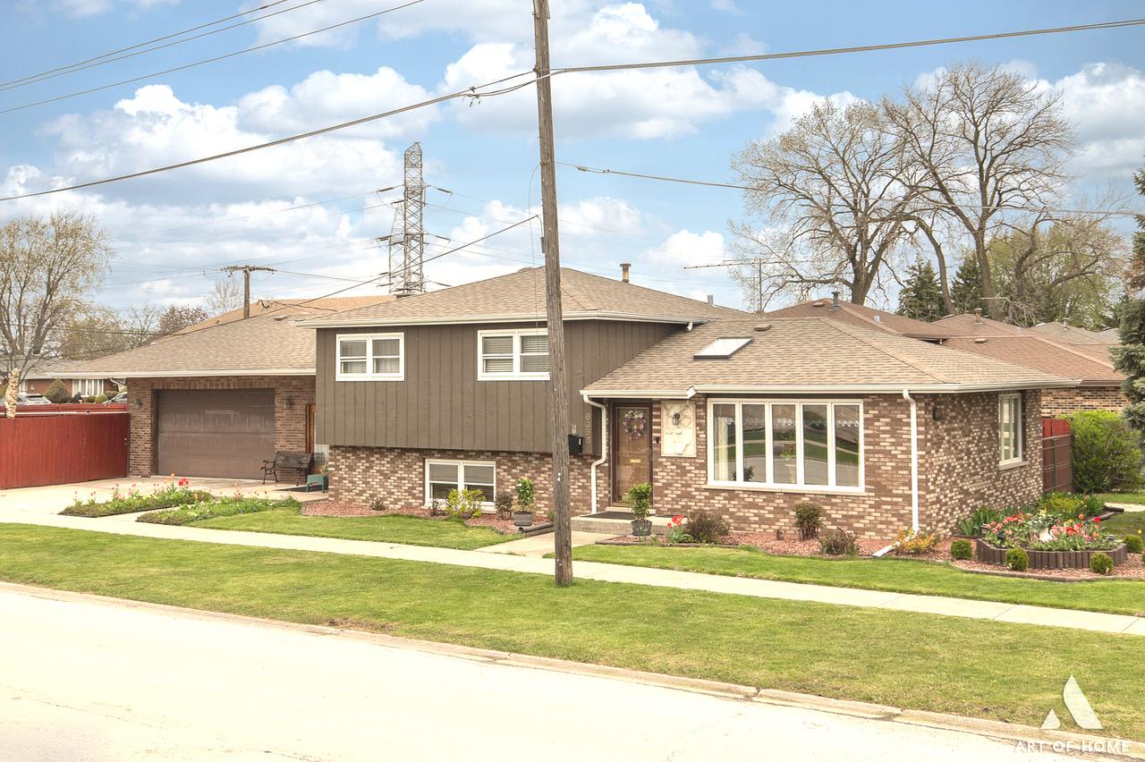 8356 Oak Park Ave., Burbank, IL 60459