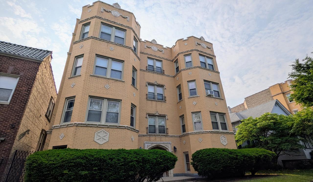 1010 N Austin Blvd. #2S, Oak Park, IL 60302