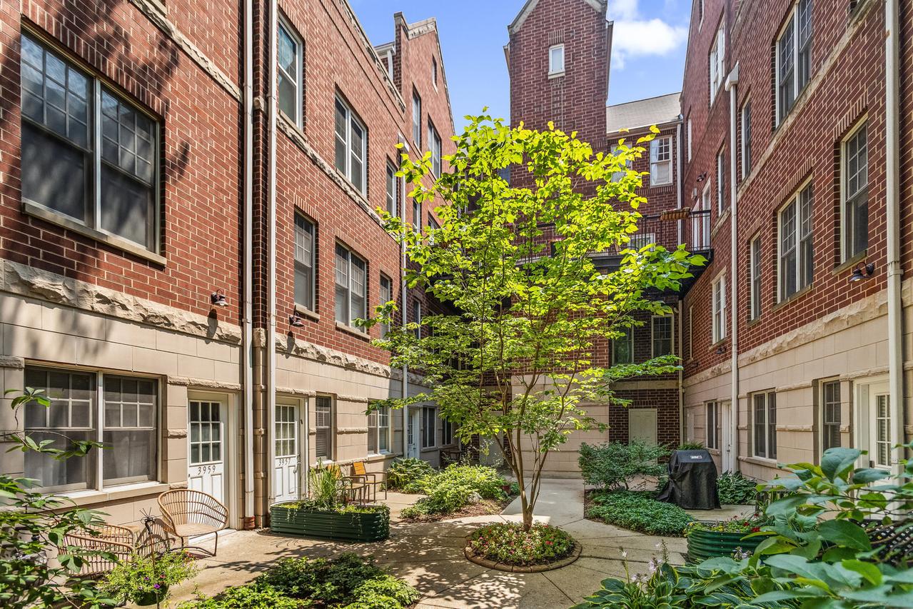 3951 N Hermitage Ave. #C, Chicago, IL 60613
