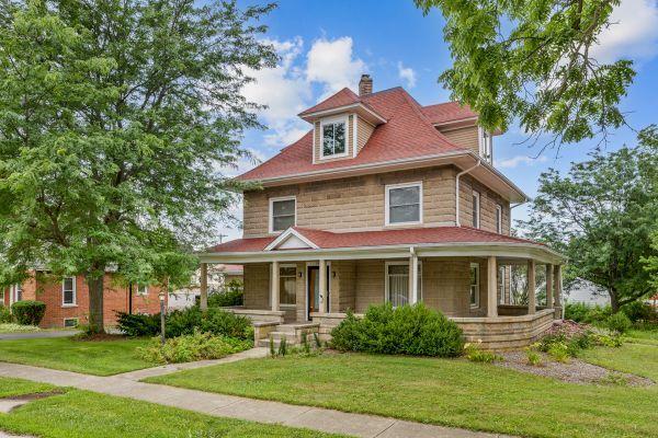 190 Grove Ave., Hampshire, IL 60140