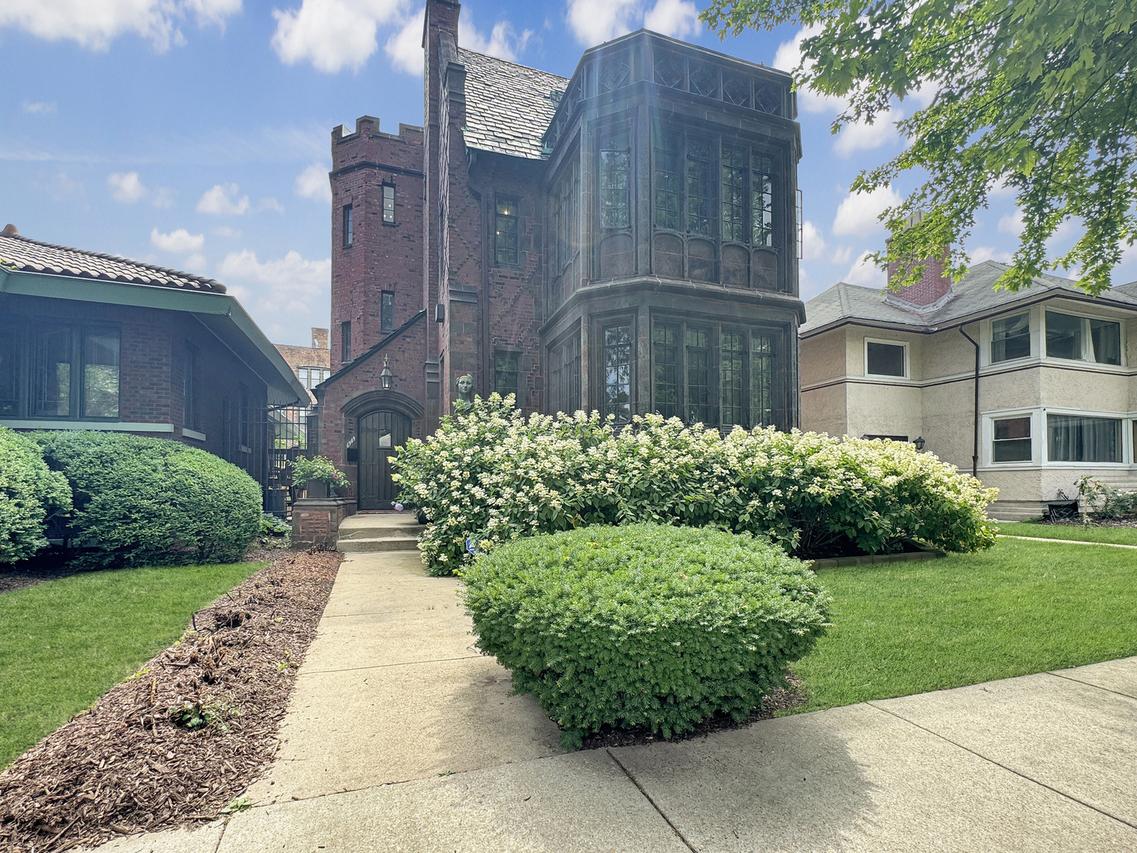 6909 S Chappel Ave., Chicago, IL 60649