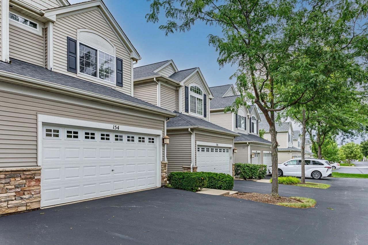 154 Timber Trails Blvd., Gilberts, IL 60136