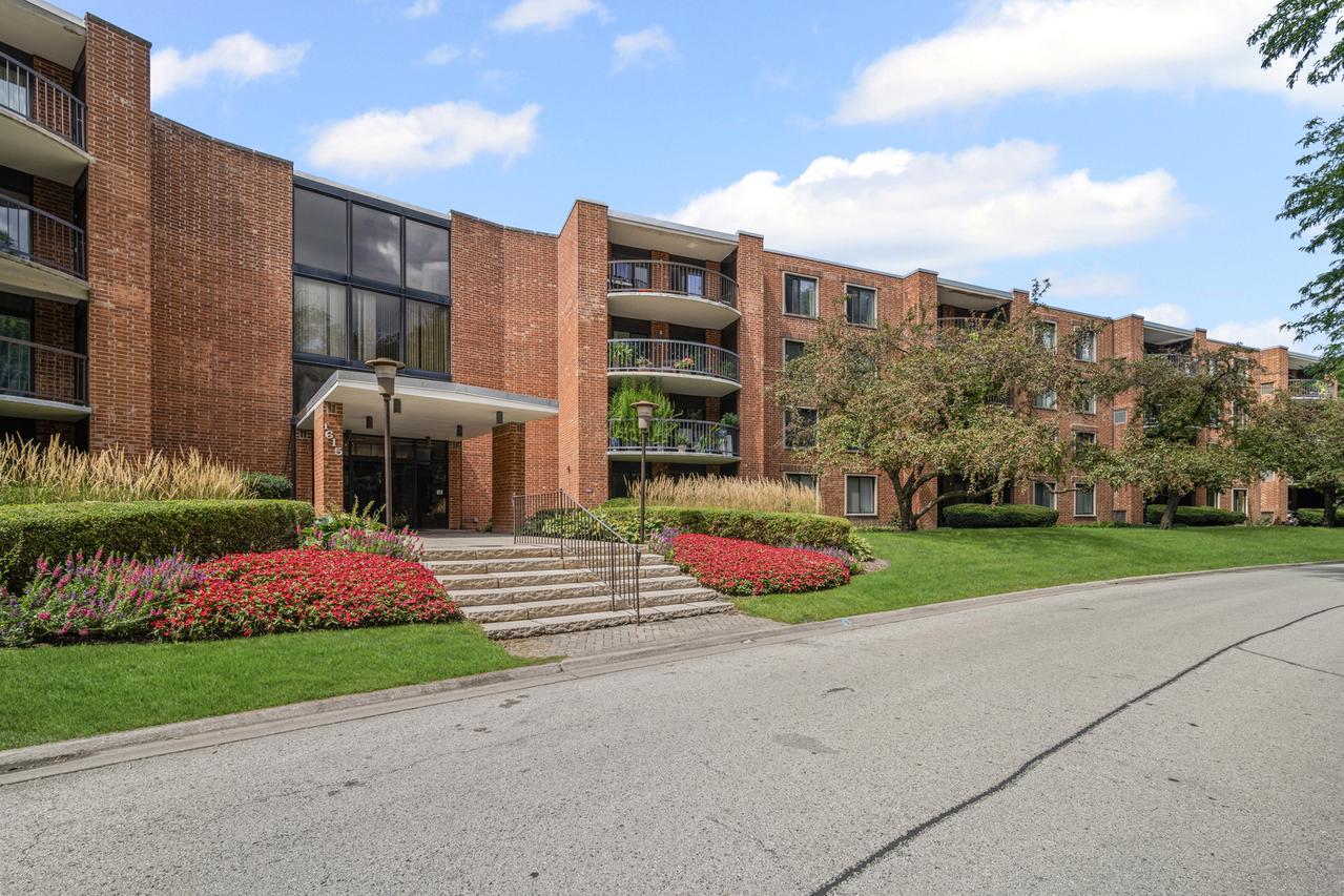 1615 E Central Rd. #417C, Arlington Heights, IL 60005