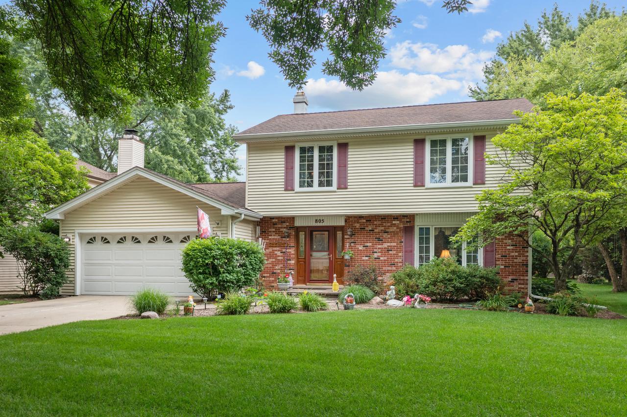 805 Redwood Ln., Bartlett, IL 60103