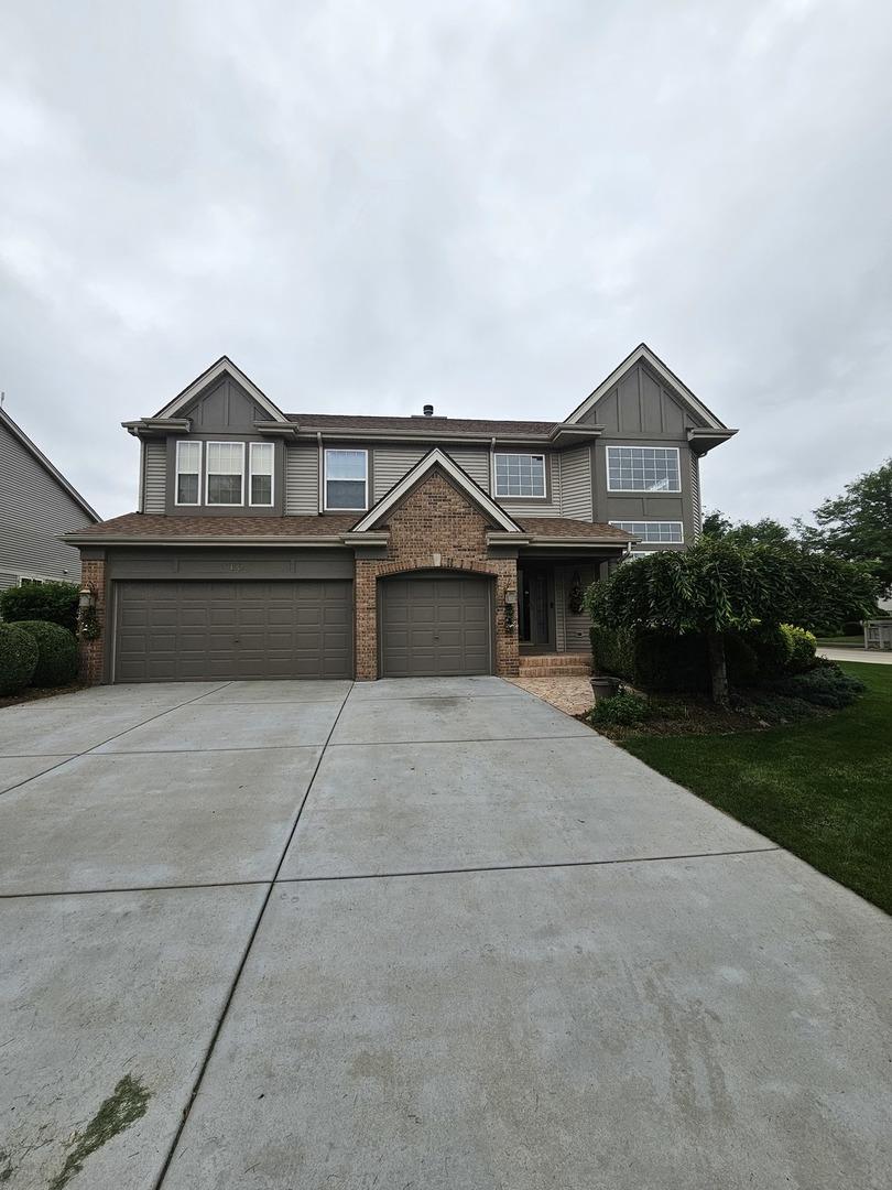 10 Montclair Dr., Cary, IL 60013