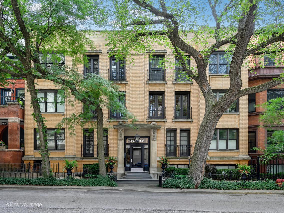 460 W Deming Pl. #2E, Chicago, IL 60614