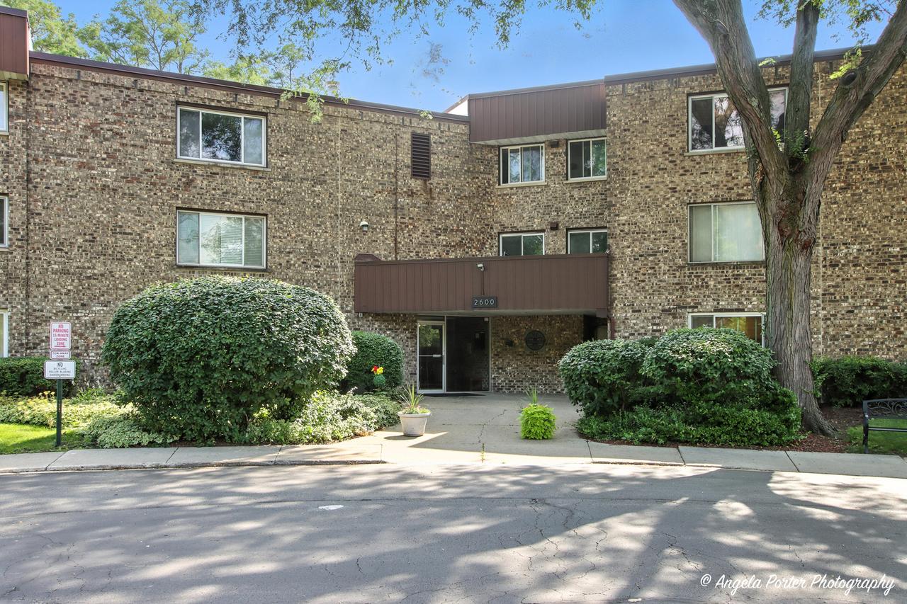 2600 Brookwood Way Dr. #305, Rolling Meadows, IL 60008