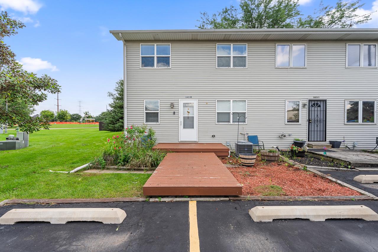 16210 Washington Ct., Plainfield, IL 60544
