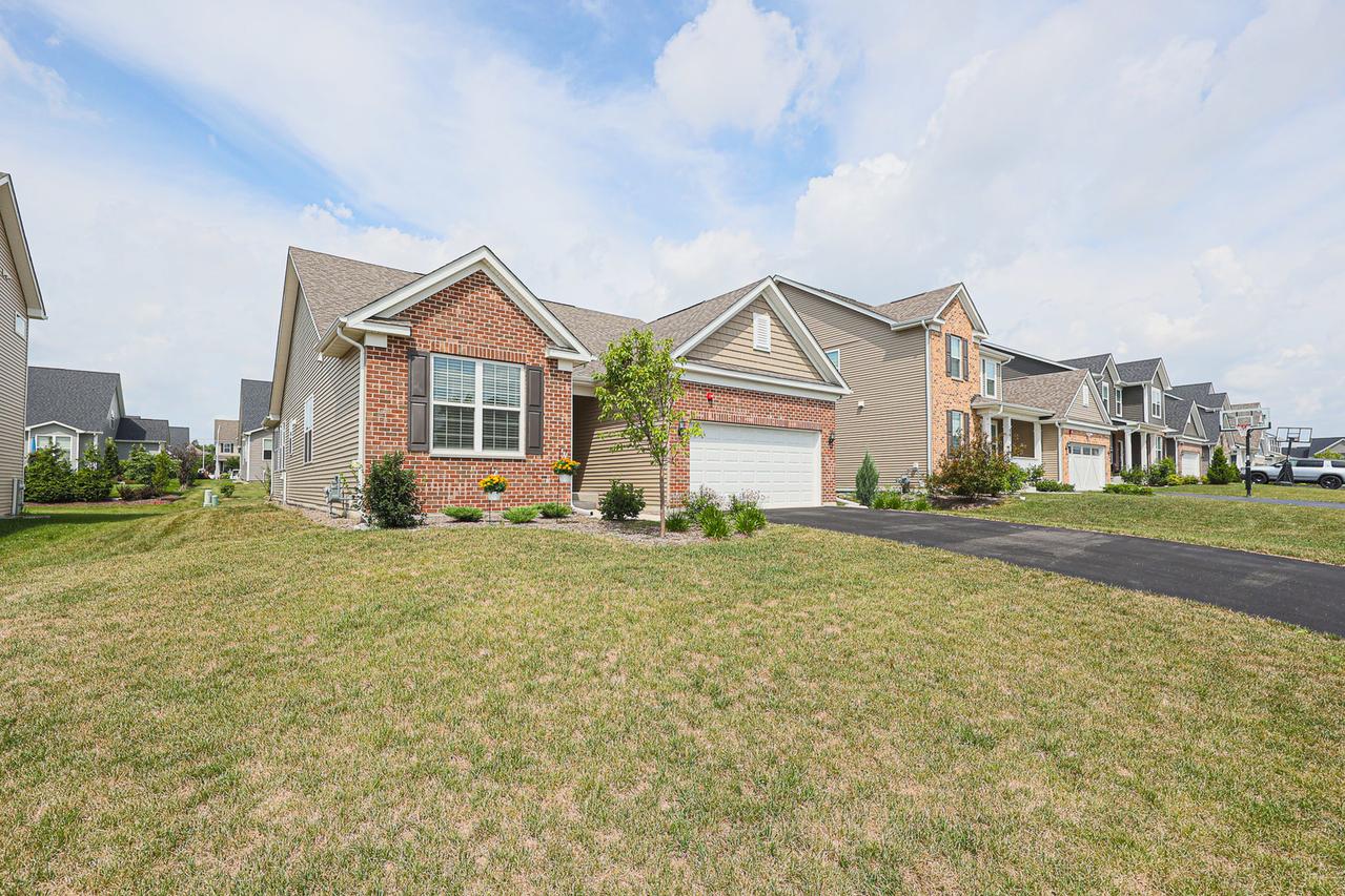 580 N Highlander Way, Addison, IL 60101