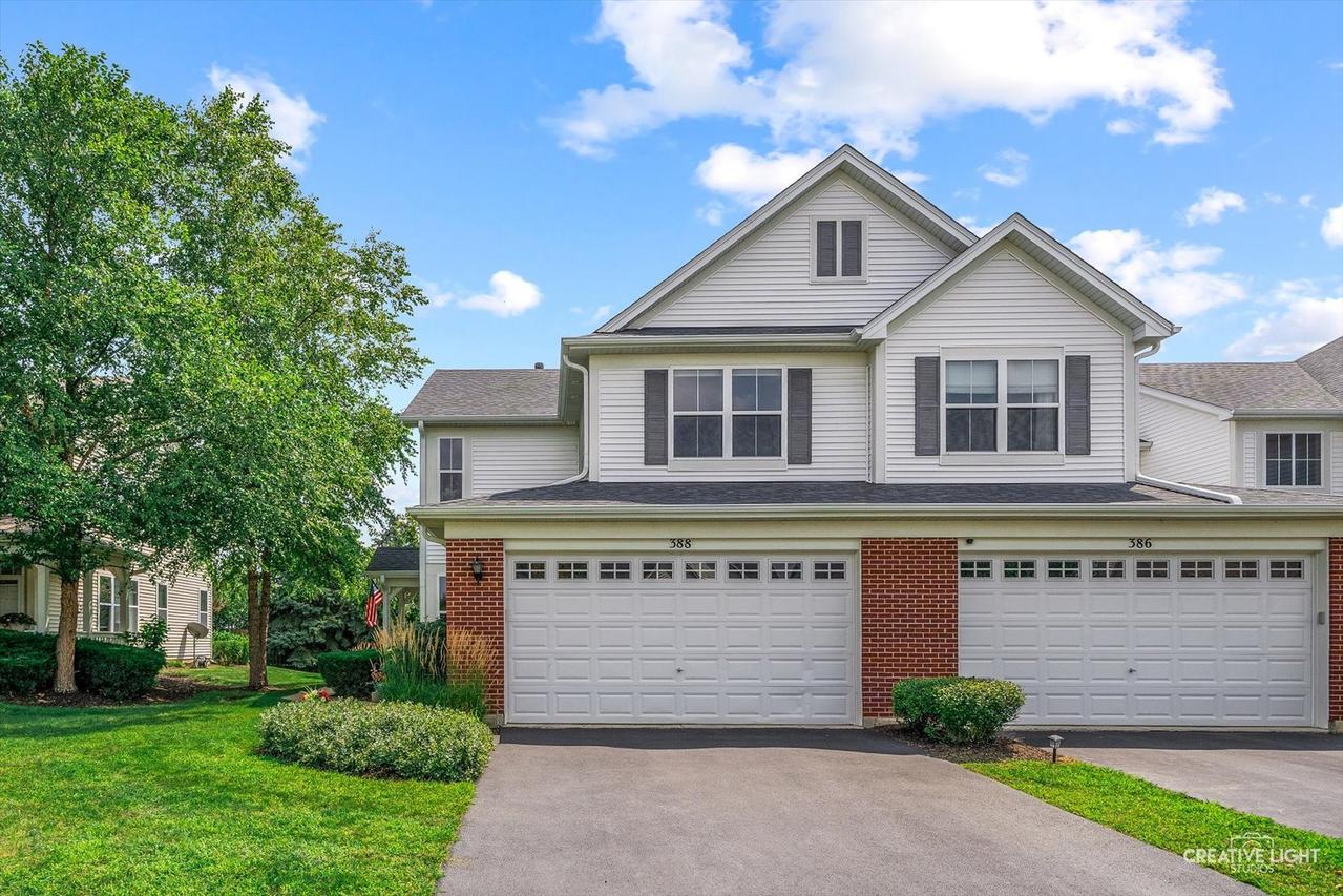 388 Chesapeake Ln., Oswego, IL 60543