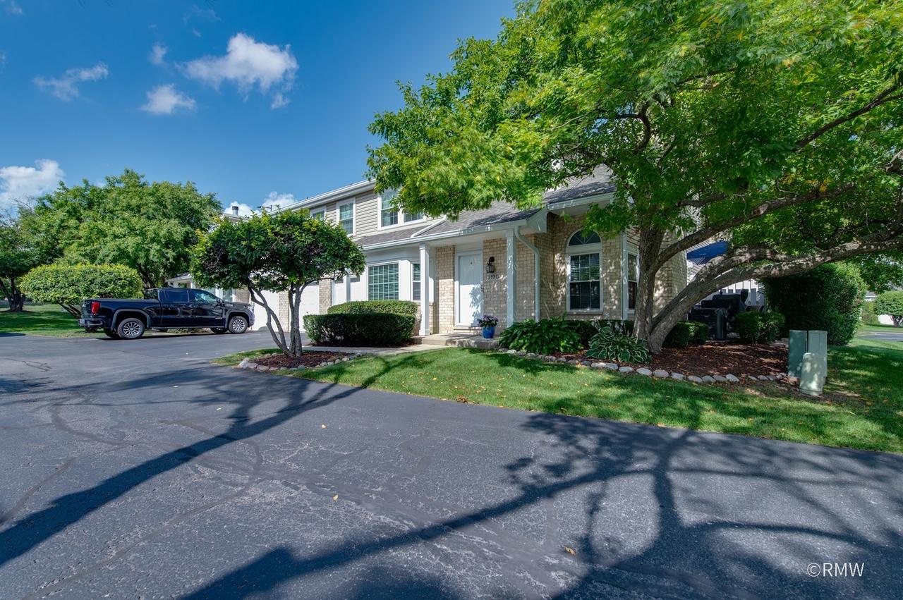 3190 Anton Dr., Aurora, IL 60504