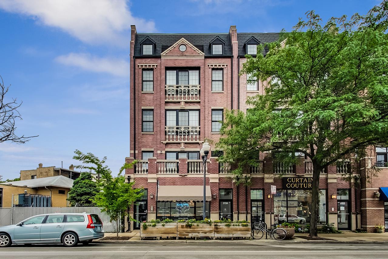 3720 N Lincoln Ave. #2, Chicago, IL 60613