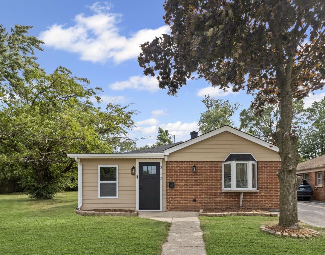 3112 W Whipple Dr., Merrionette Park, IL 60803