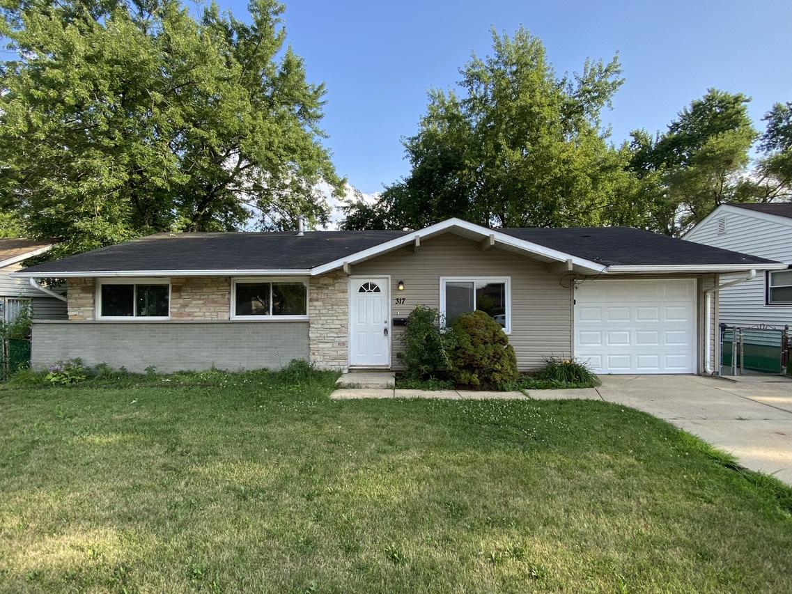 317 E Schaumburg Rd., Streamwood, IL 60107