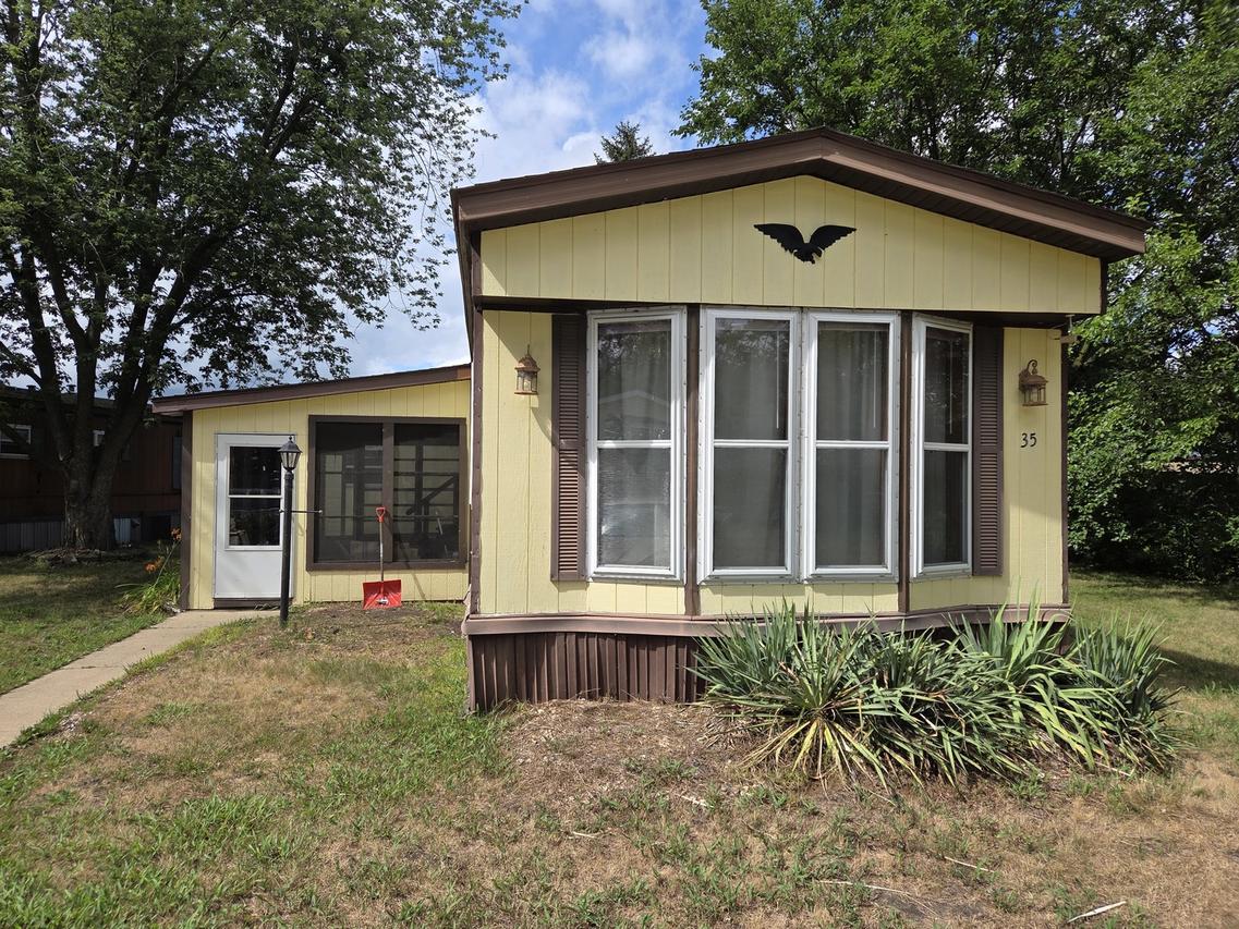 35 Arlington Dr., Diamond, IL 60416