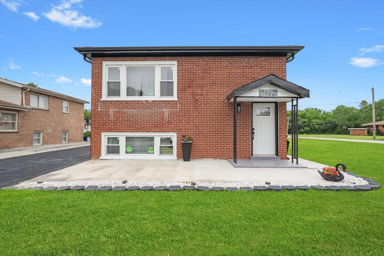 2308 W 157th St., Markham, IL 60428