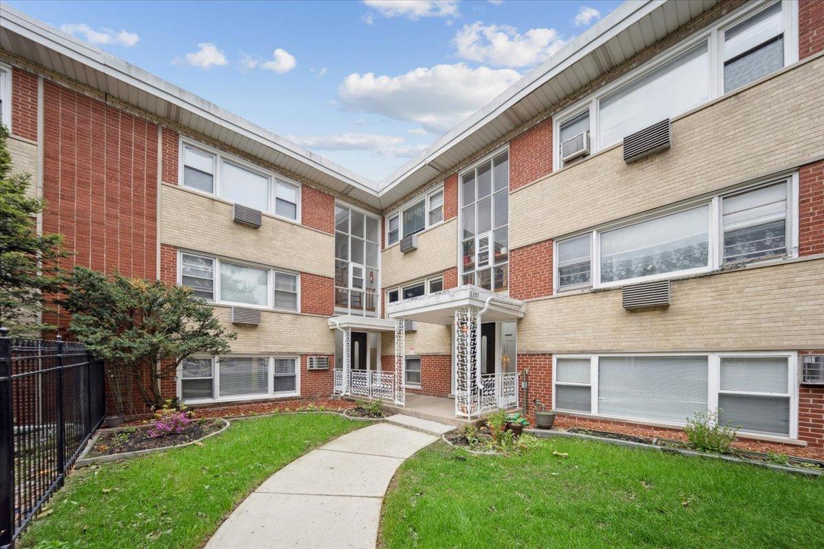 6357 W Addison St. #GSE, Chicago, IL 60634