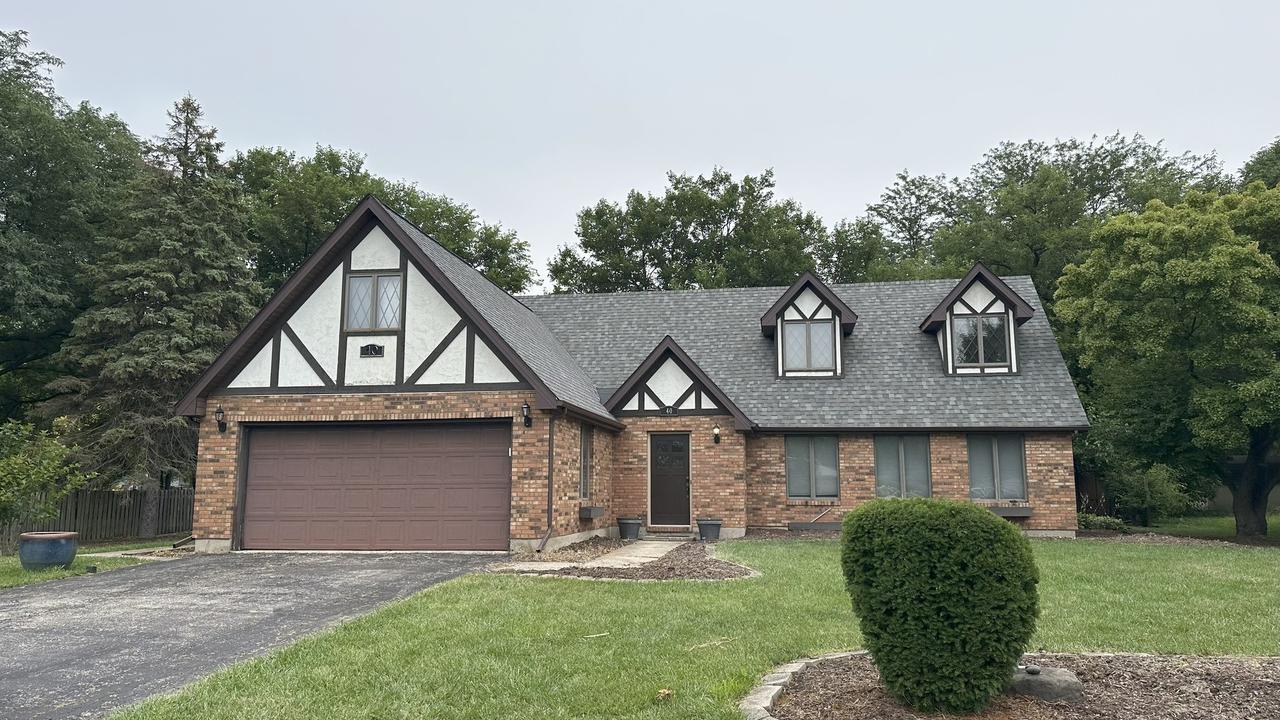 40 Ashlawn Ave., Oswego, IL 60543