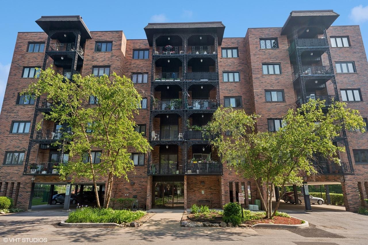 9331 Landings Ln. #204, Des Plaines, IL 60016