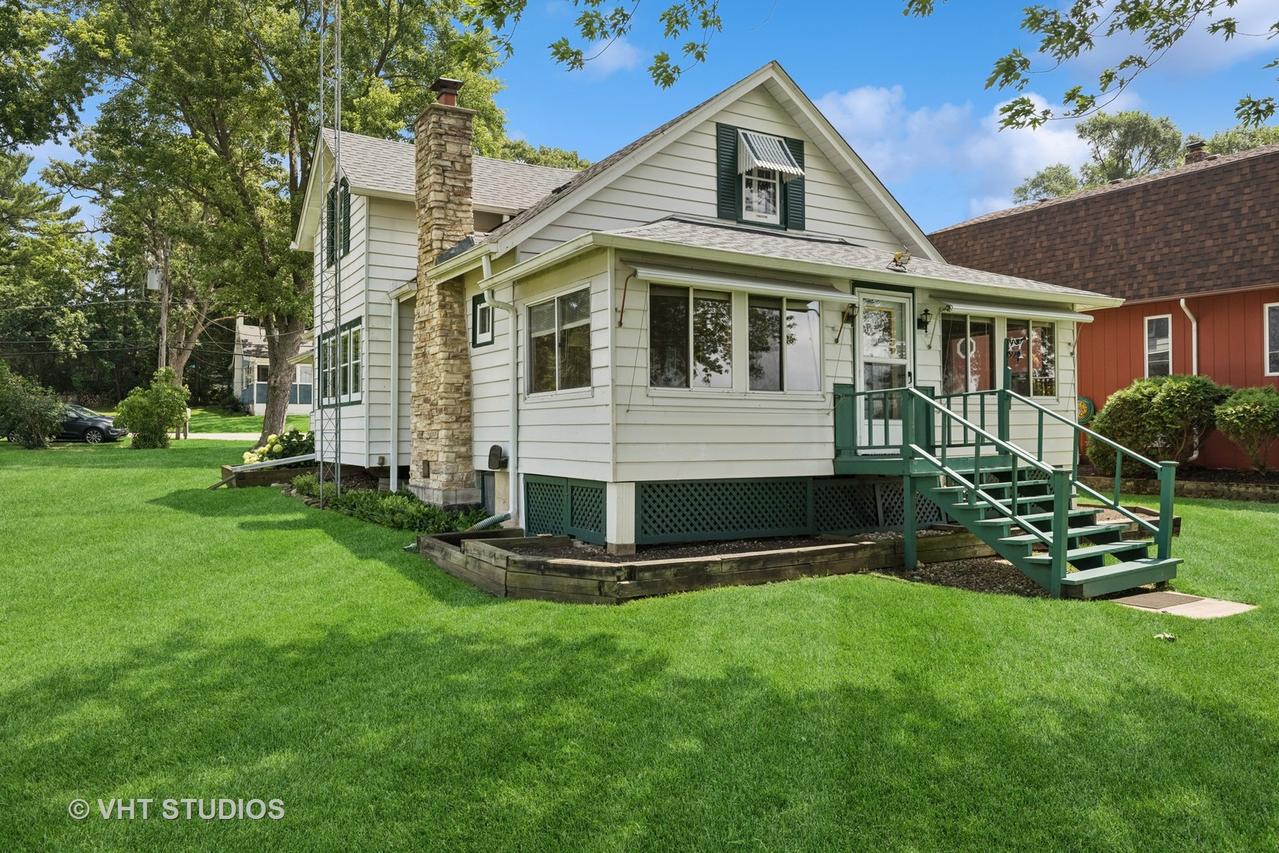 3607 E Lake Shore Dr., Wonder Lake, IL 60097