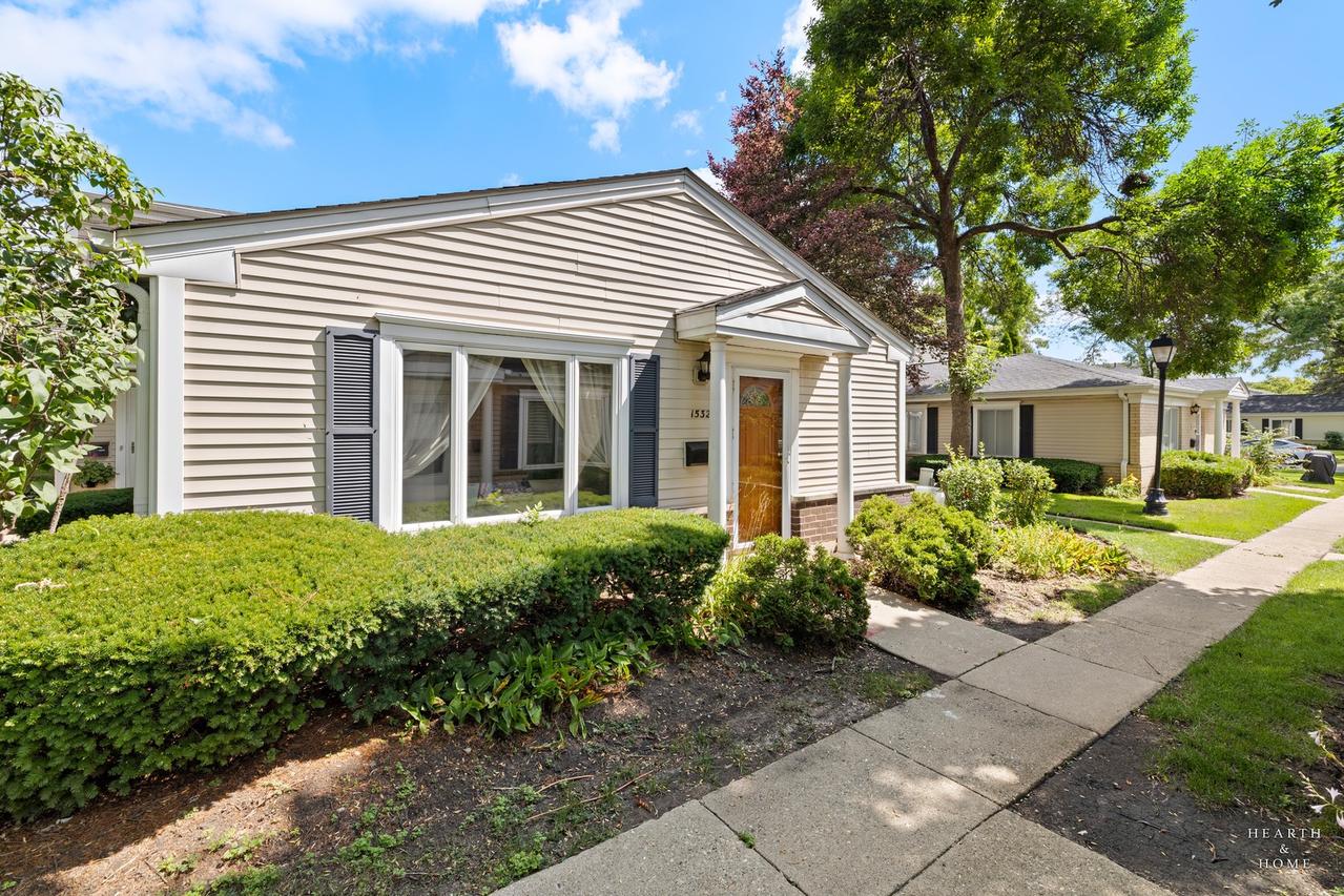 1532 Cove Dr. #243A, Prospect Heights, IL 60070