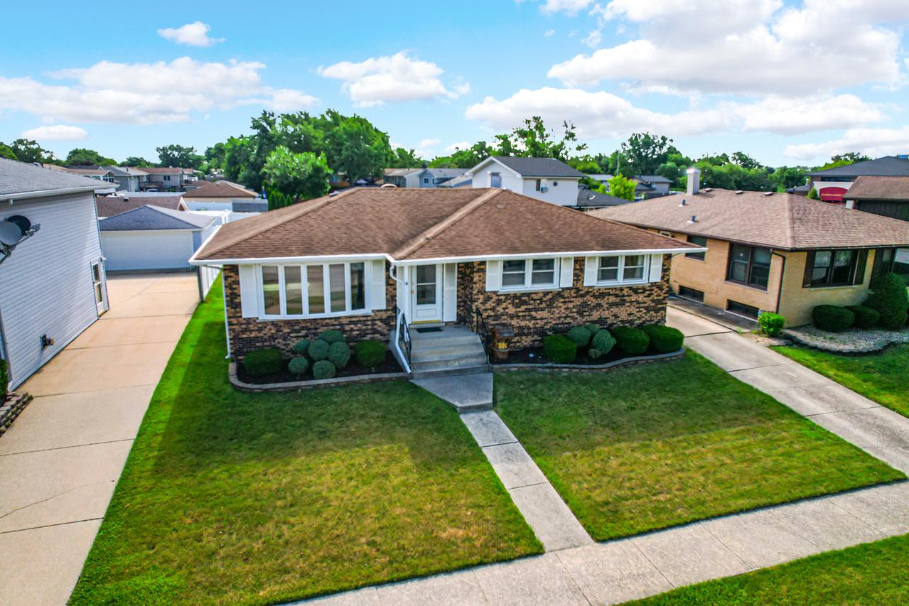 16653 Parliament Ave., Tinley Park, IL 60477