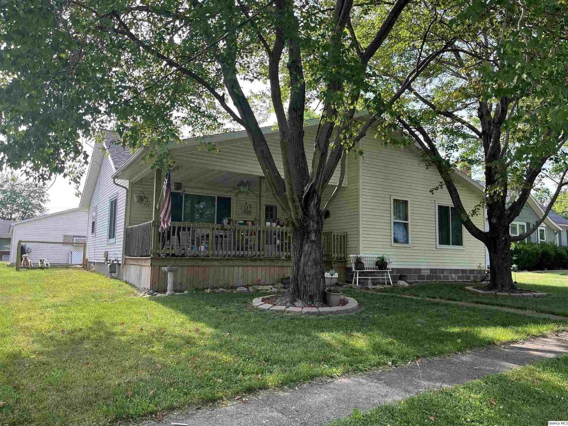 707 . N Capitol Ave., Mt. Sterling, IL 62353