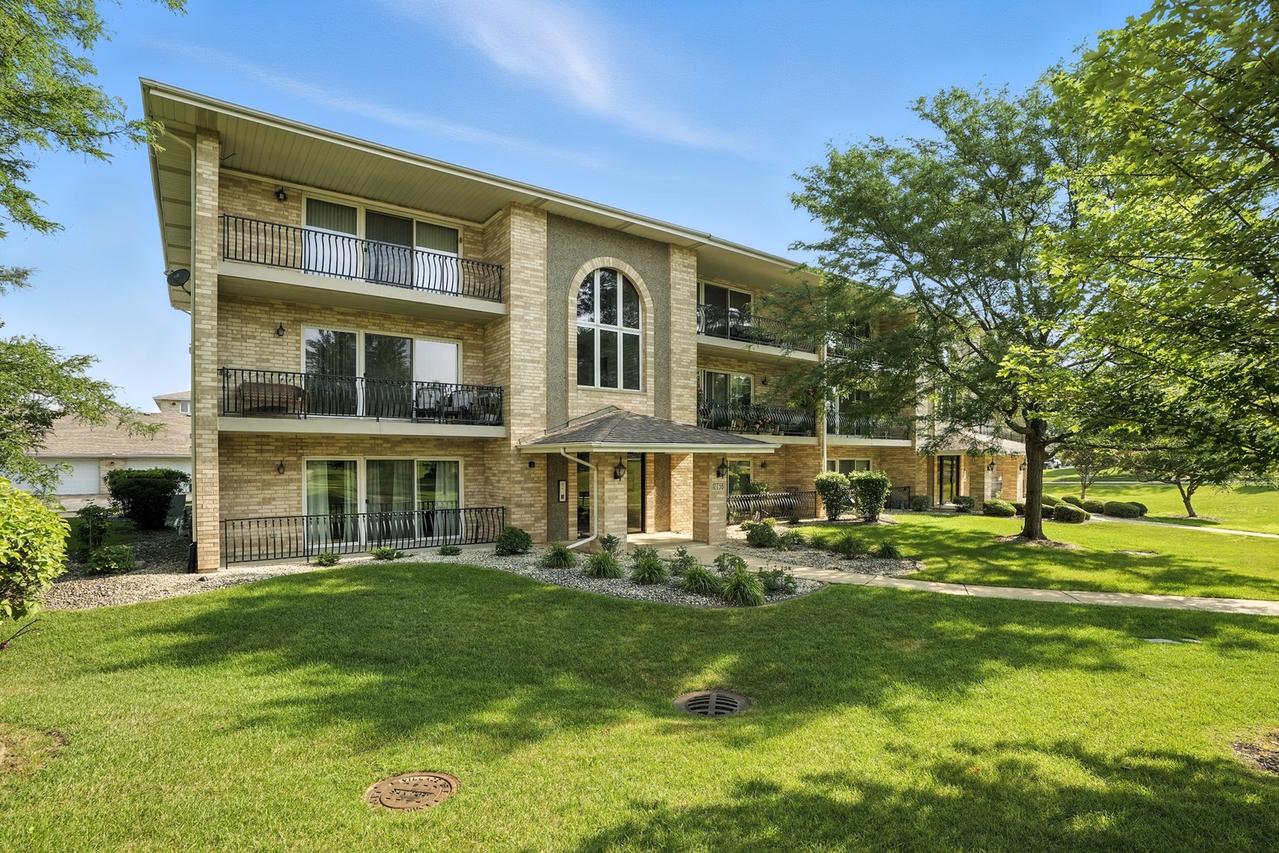 17758 Bernard Dr. #2A, Orland Park, IL 60467
