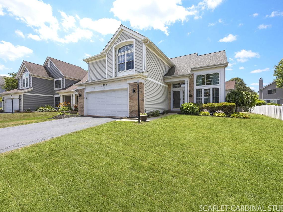 1298 Dunbarton Dr., Aurora, IL 60502
