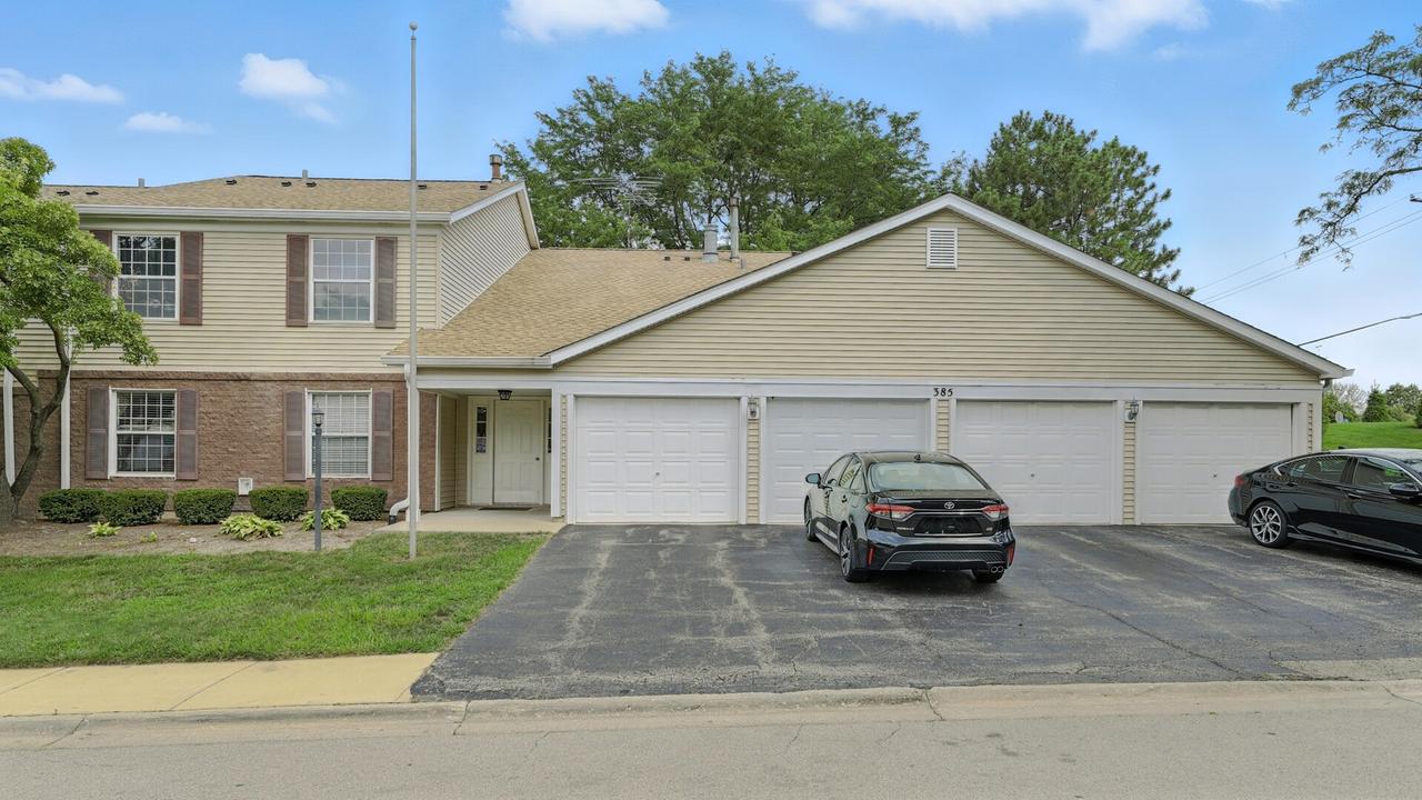 385 Newport Ln. #D1, Bartlett, IL 60103