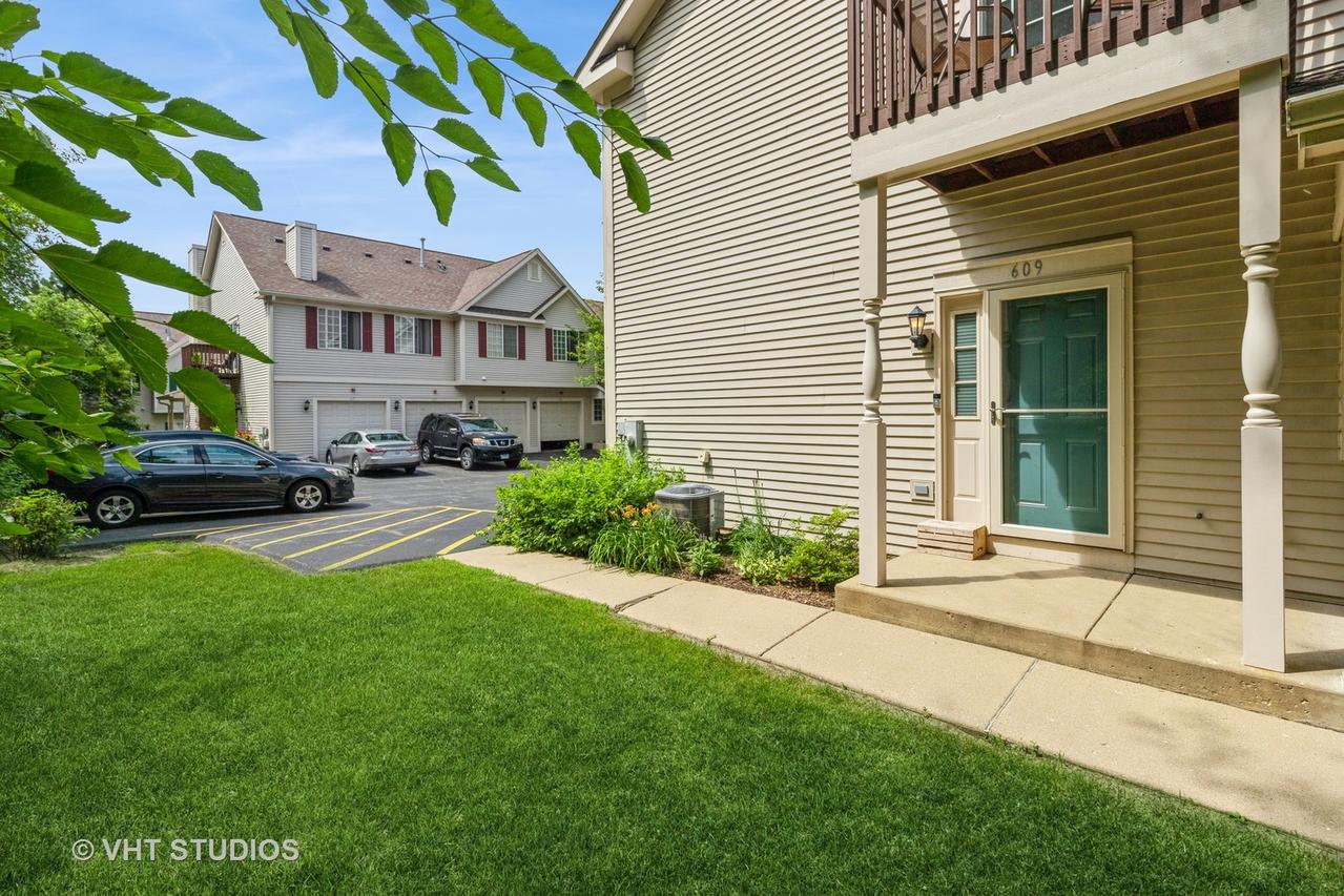 609 Windsor Dr., Fox Lake, IL 60020