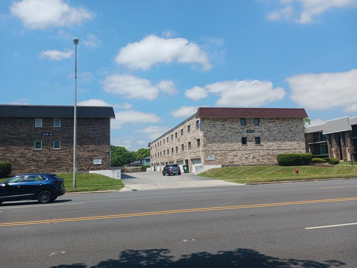 9132 S Pulaski Rd. #2W, Oak Lawn, IL 60453
