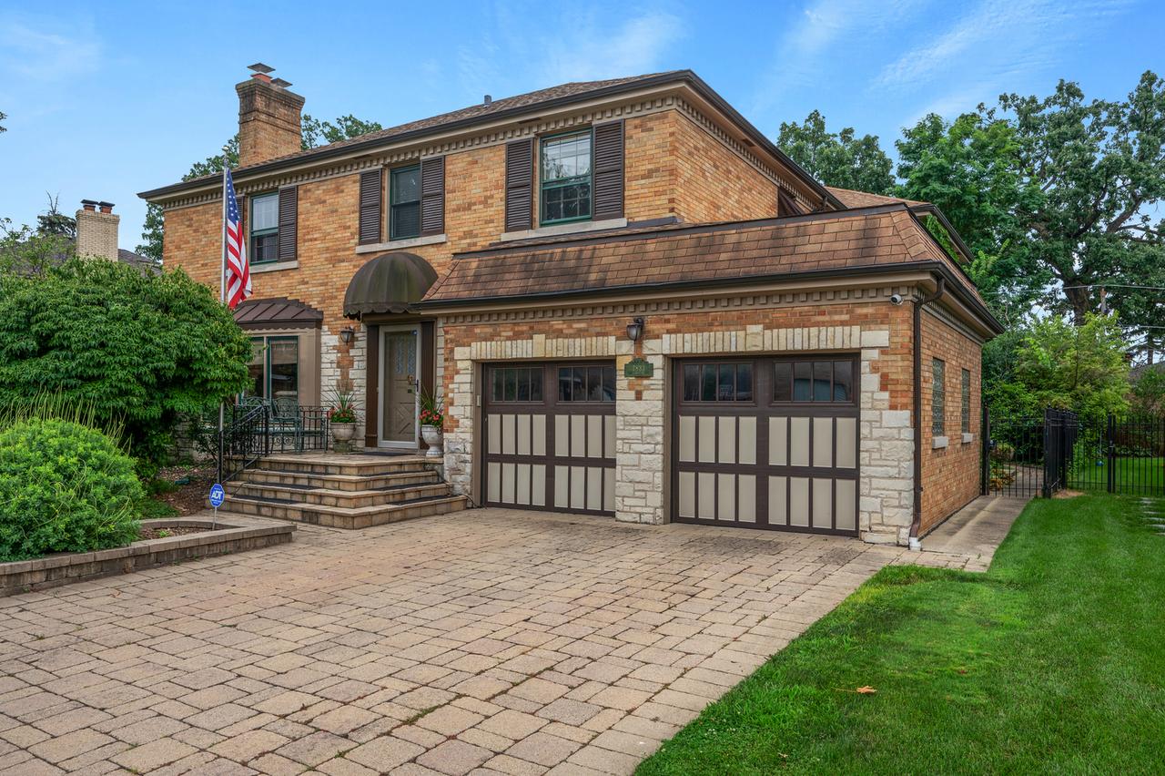 7833 W Cortland St., Elmwood Park, IL 60707