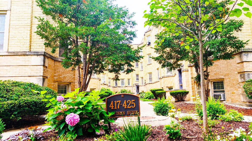 425 Wisconsin Ave. #2W, Oak Park, IL 60302