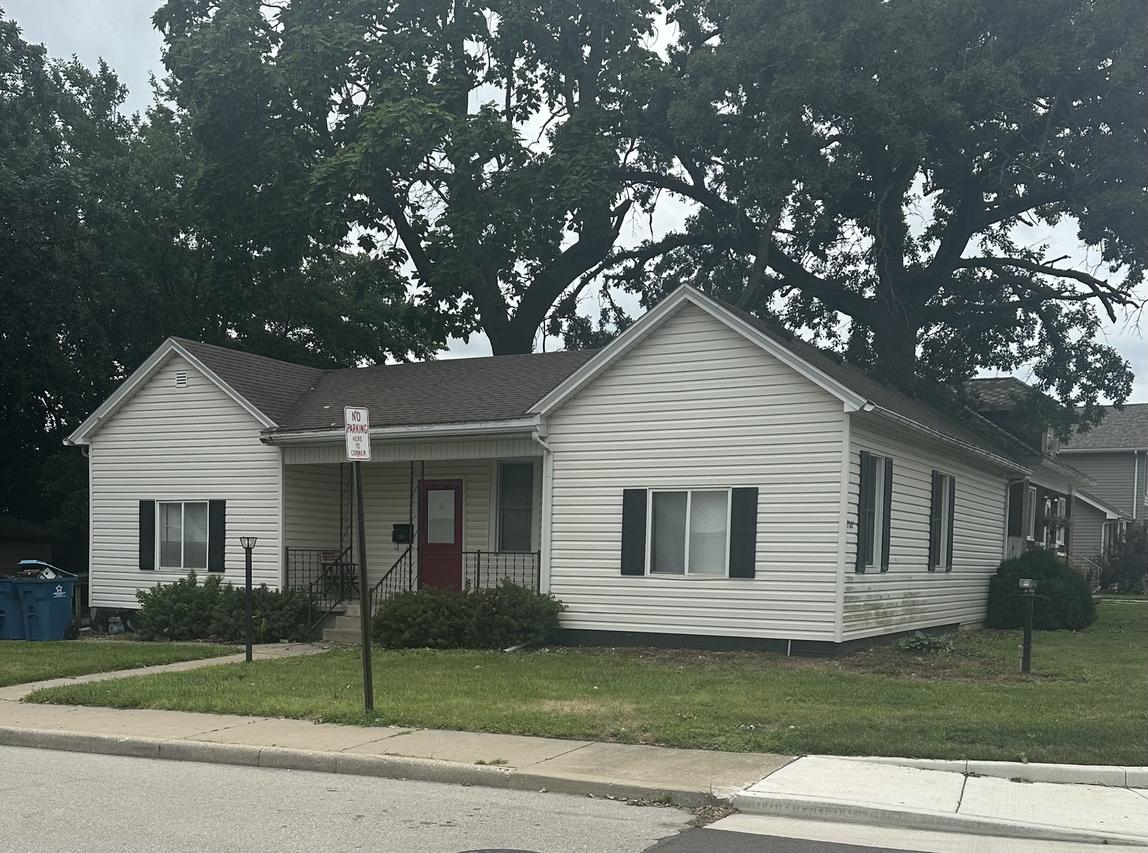 2302 4th St., Peru, IL 61354