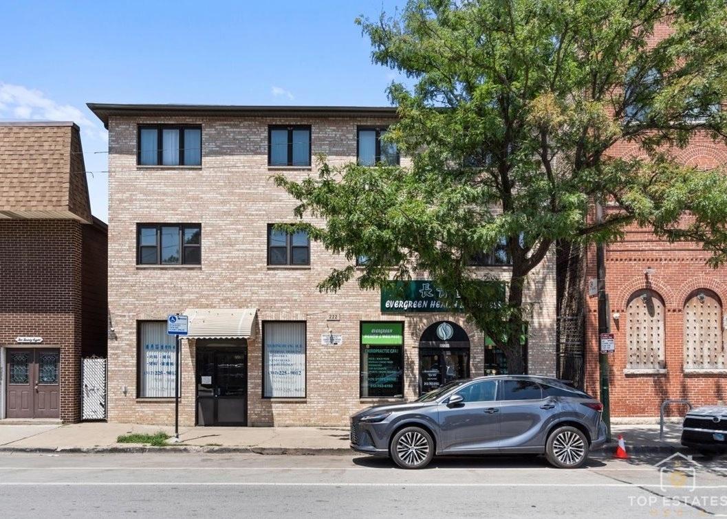 222 W 26th St. #202, Chicago, IL 60616