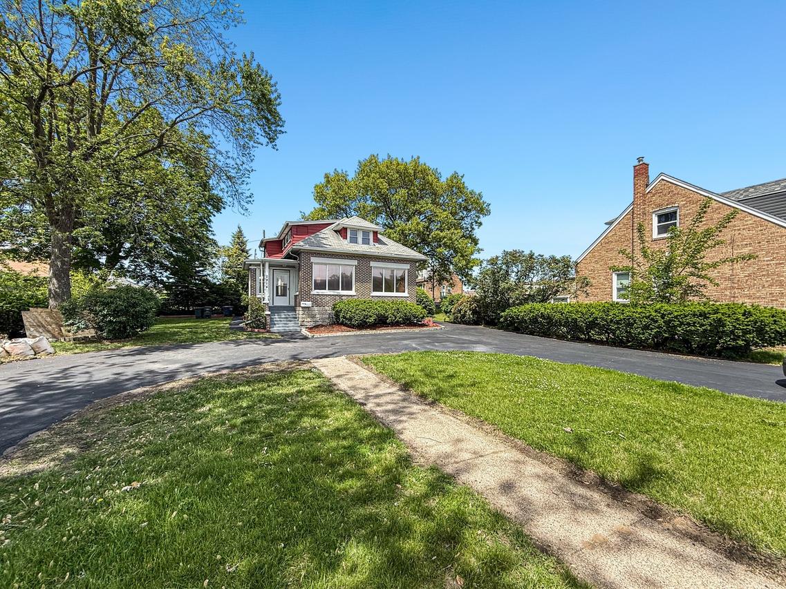 2914 Ridge Rd., Lansing, IL 60438
