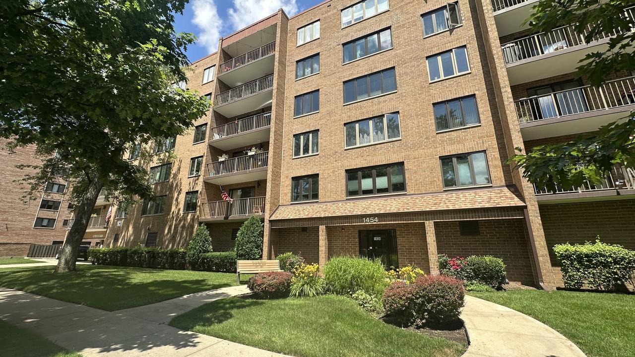 1454 Ashland Ave. #505, Des Plaines, IL 60016