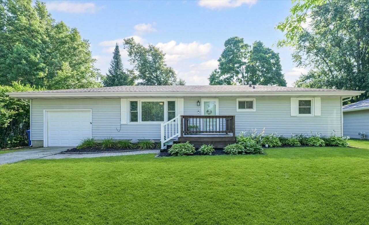 713 Madison St., Monticello, IL 61856